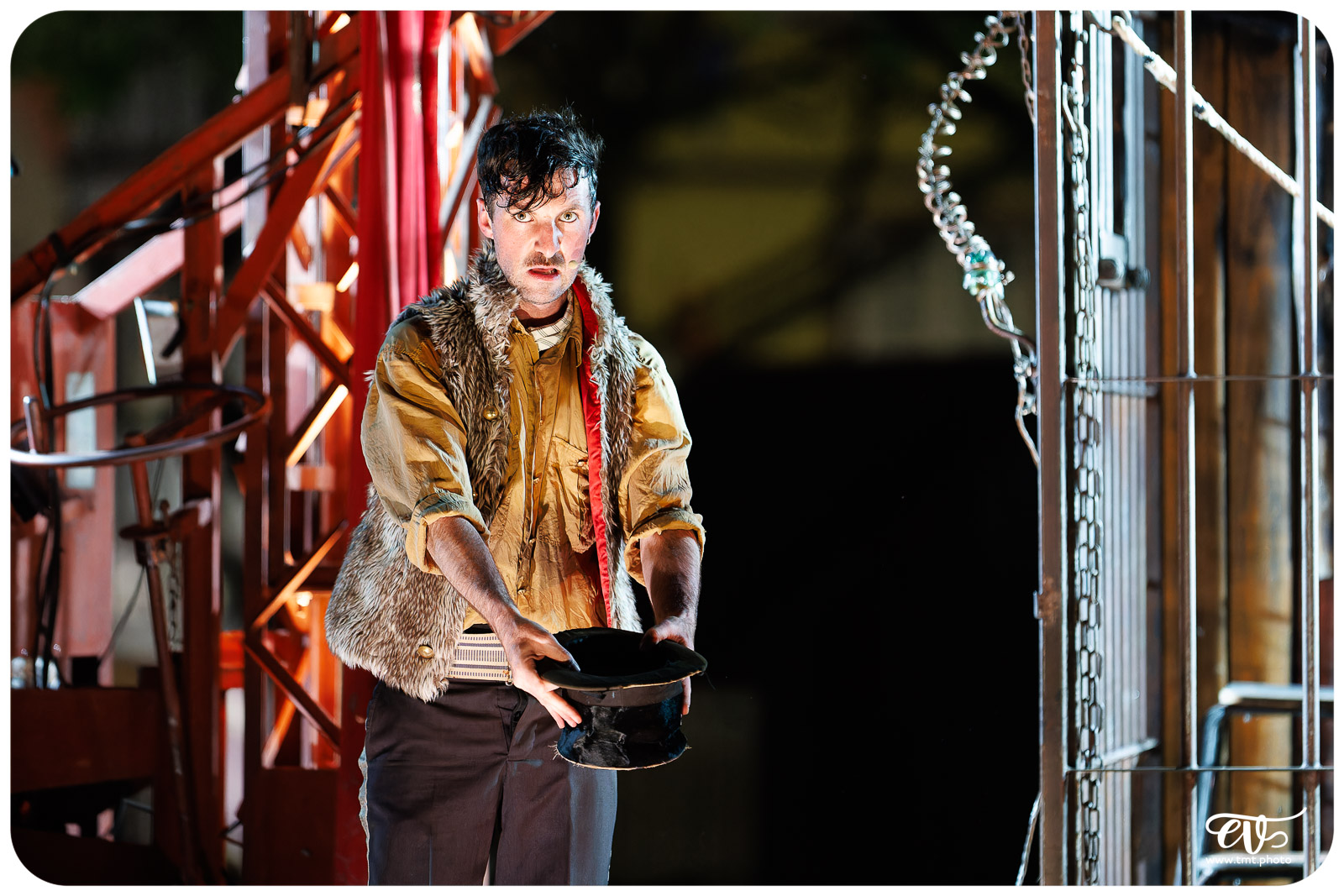 DE CHAIR ET D'ACIER (CIE 100 RACINES)